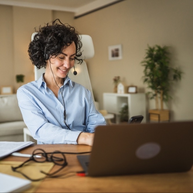 Hub_4_verify CCaaS_person using headset